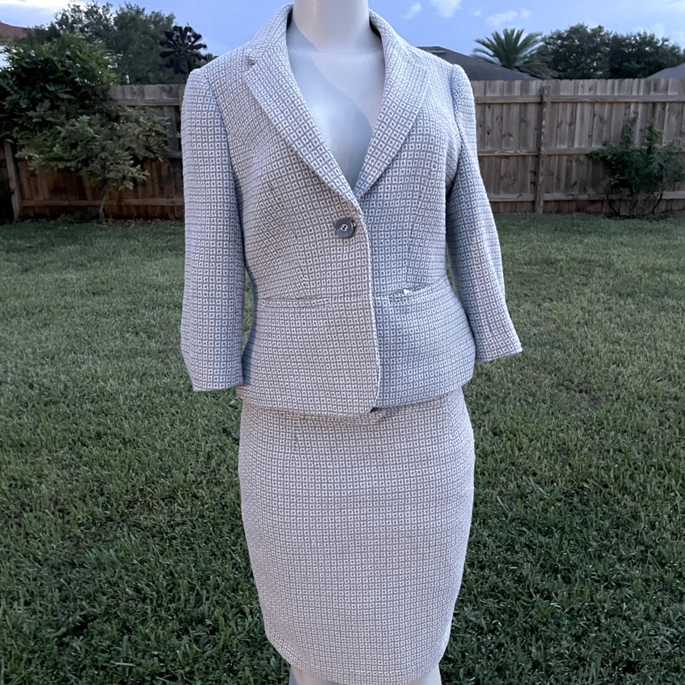 Limited skirt suit